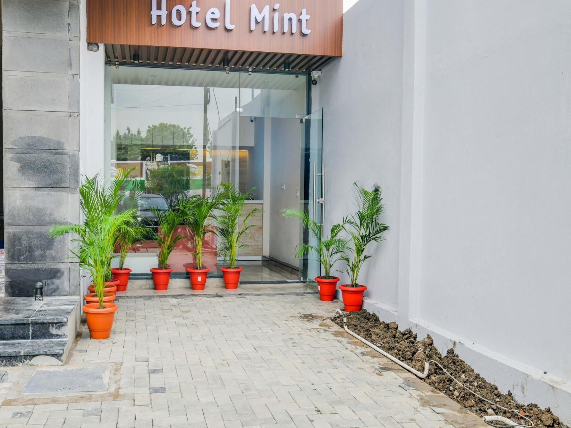 Collection O Hotel Mint Indore Zewnętrze zdjęcie